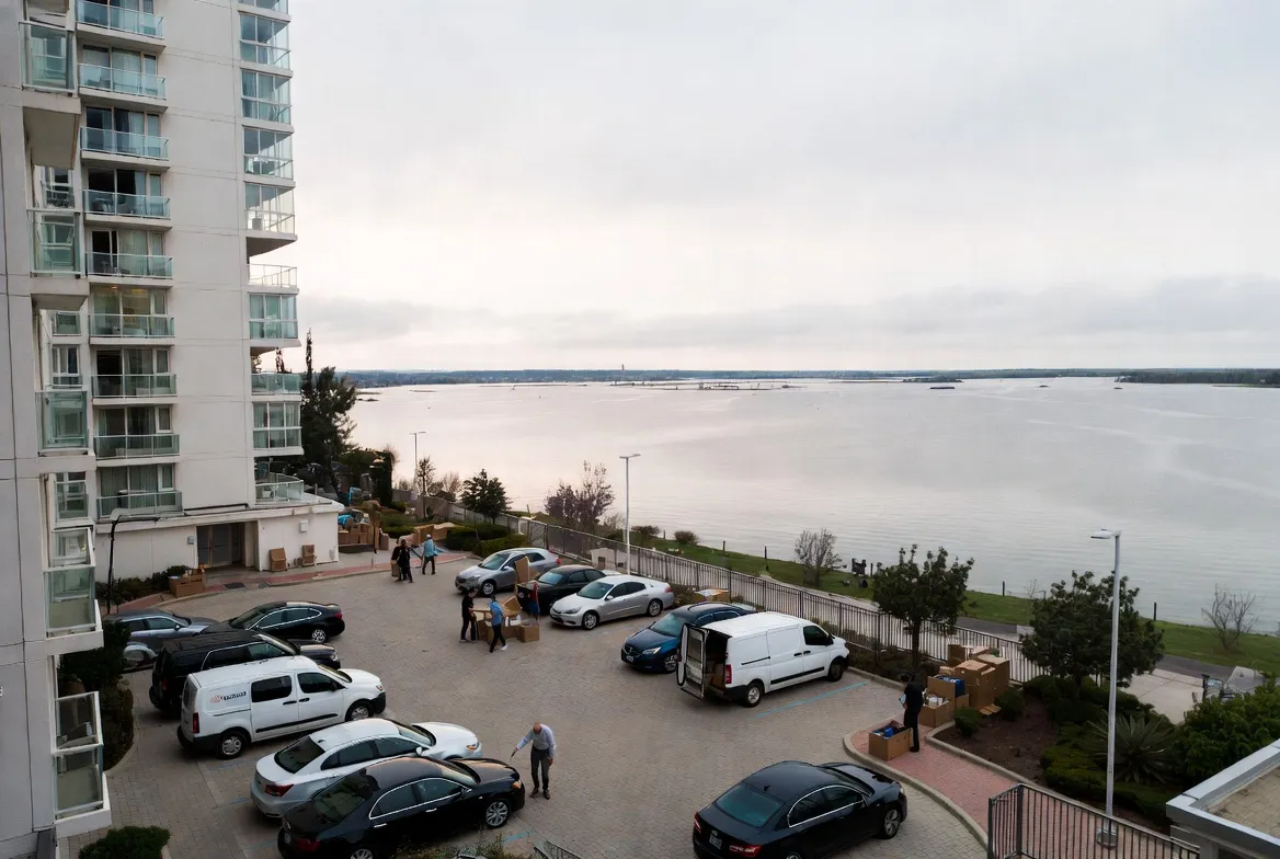 Moving services in Burnaby Metrotown