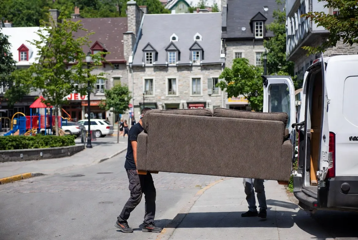 Moving services in Centretown